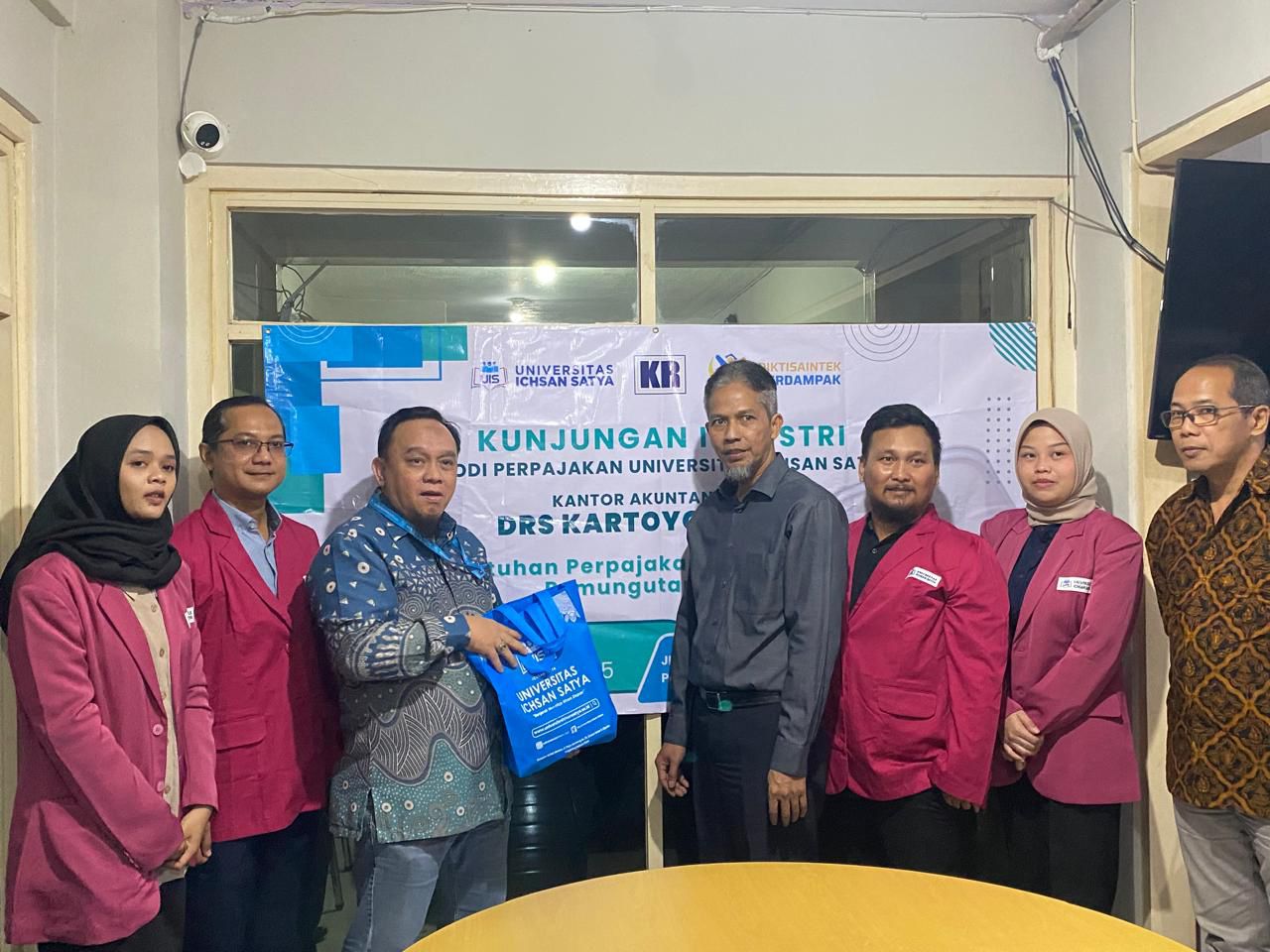 Rekonstruksi Ekonomi Pedesaan: Mengintegrasikan Teknologi Digital dan Potensi Lokal menuju Kemandirian Berkelanjutan